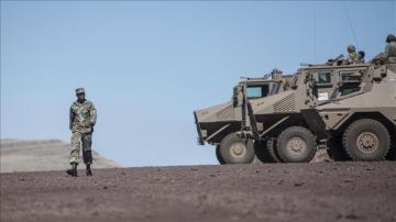 وزير داخلية بنين يعلن إحباط محاولة انقلاب عسكري وزير داخلية بنين يعلن إحباط محاولة انقلاب عسكري