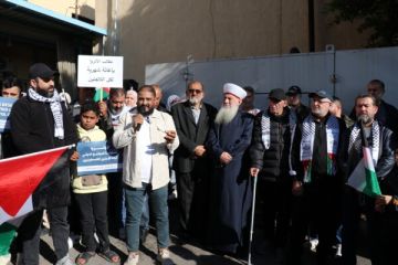 اعتصام فلسطيني أمام الأونروا في صيدا احتجاجا على سياسات الإهمال ورفضا للمس بحقوق اللاجئين اعتصام فلسطيني أمام الأونروا في صيدا احتجاجا على سياسات الإهمال ورفضا للمس بحقوق اللاجئين