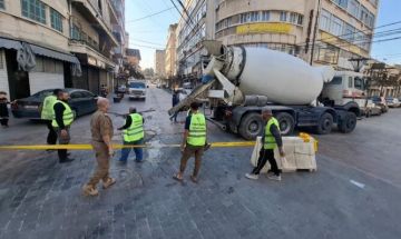 بلدية صيدا أغلقت الحفر في شوارع السوق التجاري بالباطون استجابة لطلب جمعية التجار بلدية صيدا أغلقت الحفر في شوارع السوق التجاري بالباطون استجابة لطلب جمعية التجار