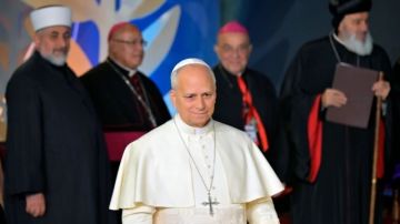 البابا لاون الرابع عشر يدعو رؤساء الطوائف المسيحية والمسلمة في لبنان إلى التغلب على العنف ورفض الإقصاء البابا لاون الرابع عشر يدعو رؤساء الطوائف المسيحية والمسلمة في لبنان إلى التغلب على العنف ورفض الإقصاء