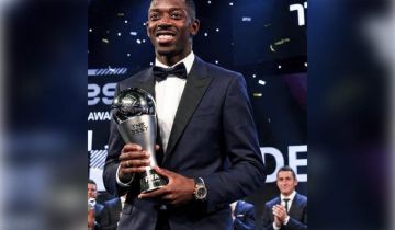 الفرنسي عثمان ديمبيلي يفوز بجائزة الفيفا لأفضل لاعب بالعام 2025..