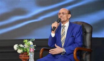  كان جالسا على كرسي ويشرب الشاي محمد صبحي يوضح سبب أزمته مع السائق (فيديو)