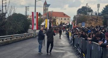 بالفيديو توافد كثيف إلى عنايا استعدادا لاستقبال البابا لاوون