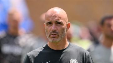 مدرب تشيلسي يشدد على تركيزه على مباراة كارديف بعد الجدل الإعلامي