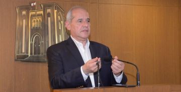 خلف: لا بد من إجراء الانتخابات النيابية في موعدها الدستوري خلف: لا بد من إجراء الانتخابات النيابية في موعدها الدستوري