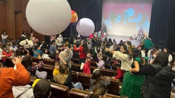 جمعية المواساة ترسم البسمة على وجوه الأطفال في سينما إشبيليا