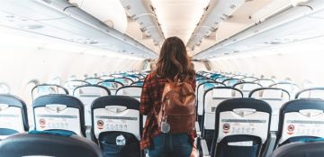 رائحة غير معتادة على متن الطائرات قبل الإقلاع.. ما سببها؟