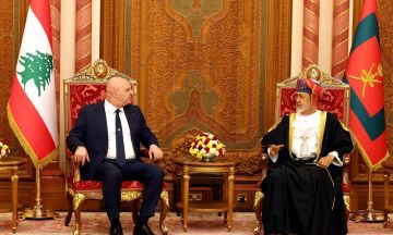 السلطان هيثم يقيم مأدبة عشاء على شرف الرئيس عون