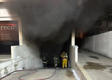 الدفاع المدني: إخماد حريق داخل مرأب مبنى سكني في بدارو وإخلاء 6 مواطنين الدفاع المدني: إخماد حريق داخل مرأب مبنى سكني في بدارو وإخلاء 6 مواطنين