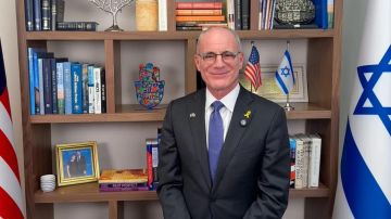 السفير الإسرائيلي على منصة لبنانية: سبق وبس السفير الإسرائيلي على منصة لبنانية: سبق وبس