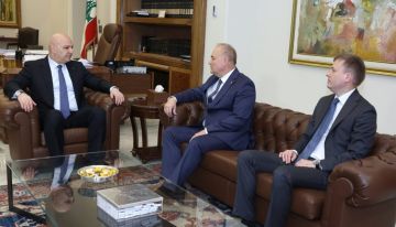 الرئيس عون تبلغ من سفير روسيا دعم بلاده مواقف لبنان حيال التطورات الأخيرة الرئيس عون تبلغ من سفير روسيا دعم بلاده مواقف لبنان حيال التطورات الأخيرة