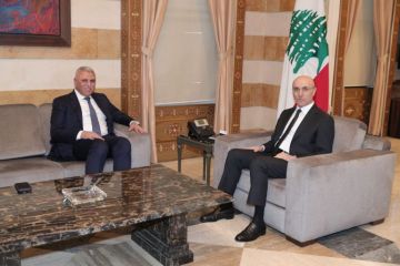 الحجار اطلع من اللواء شقير على مصابي الأمن العام جراء الاعتداء الإسرائيلي على سبلين: انتهاك صارخ لسيادة لبنان وحقوق الإنسان الحجار اطلع من اللواء شقير على مصابي الأمن العام جراء الاعتداء الإسرائيلي على سبلين: انتهاك صارخ لسيادة لبنان وحقوق الإنسان