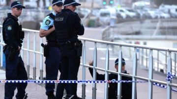 الشرطة الأسترالية: منفذا الهجوم أب وابنه ويبلغان من العمر 50 و24 عاما الشرطة الأسترالية: منفذا الهجوم أب وابنه ويبلغان من العمر 50 و24 عاما