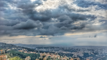 طقس لبنان غائم مع انخفاض بدرجات الحرارة... ضباب كثيف على المرتفعات طقس لبنان غائم مع انخفاض بدرجات الحرارة... ضباب كثيف على المرتفعات