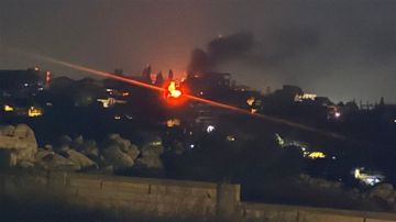 عاجل وبالفيديو غارة تستهدف سيارة في بلدة جناتا قرب المسجد - قضاء صور