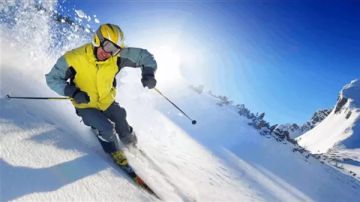 وزارة السياحة تجمع الوزارات والأجهزة الأمنية والبلديات لتأمين انطلاقة منظمة لموسم التزلج