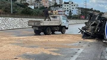 بالفيديو: استخدمت آلات هيدروليكية بسبب شدة الاصطدام.. حادث سير مروع بين 3 سيارات! بالفيديو: استخدمت آلات هيدروليكية بسبب شدة الاصطدام.. حادث سير مروع بين 3 سيارات!