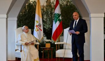 البابا مغادرا: لتتوقف الأعمال العدائية وليكن السلام طريقنا عون في وداعه: شعبنا قرر الصمود بالمحبة والسلام والحق