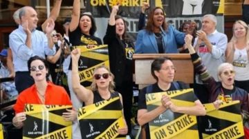 نقابة ممثلي هوليوود تلوح بإضراب اعتراضا على اندماج نتفليكس ووارنر براذرز