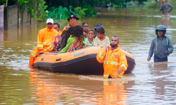 حصيلة قتلى الفيضانات في إندونيسيا تتخطى الـ500