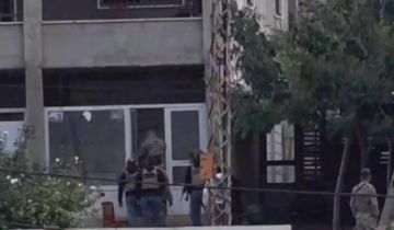 العدو الإسرائيلي يوسع استهدافاته ويشن غارات تسفر عن سقوط 3 شهداء العدو الإسرائيلي يوسع استهدافاته ويشن غارات تسفر عن سقوط 3 شهداء