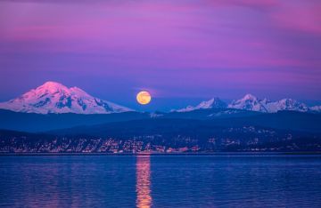 آخر بدر عملاق في 2025 يودع السماء بحدث فلكي مثير آخر بدر عملاق في 2025 يودع السماء بحدث فلكي مثير