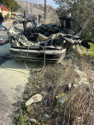 مقتل 3 أشخاص في استهداف الجيش الإسرائيلي لسيارة في جنوب لبنان (فيديو) مقتل 3 أشخاص في استهداف الجيش الإسرائيلي لسيارة في جنوب لبنان (فيديو)