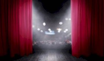 تعرض لموقف محرج جدا.. فتاة تطلب الزواج من فنان شهير على المسرح وهكذا أجابها (فيديو) تعرض لموقف محرج جدا.. فتاة تطلب الزواج من فنان شهير على المسرح وهكذا أجابها (فيديو)