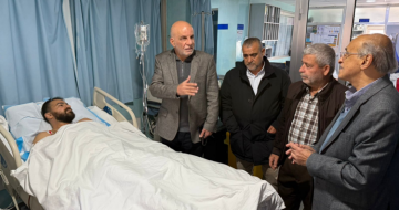 خريس تفقد جرحى مخيم البص: فوضى السلاح لا تخدم أي قضية بل تضرب الاستقرار خريس تفقد جرحى مخيم البص: فوضى السلاح لا تخدم أي قضية بل تضرب الاستقرار