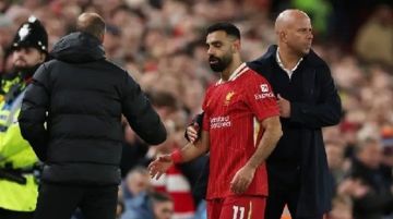 سلوت يتجاهل صلاح.. وليفربول يعود لسكة الانتصارات