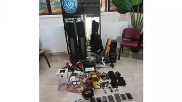 قوى الأمن توقف متورطين في سرقة منزل تحت تهديد السلاح