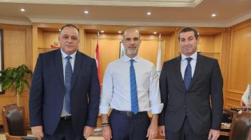 لقاء في وزارة الأشغال لبحث إنشاء سنسول على مصب نهر الكلب