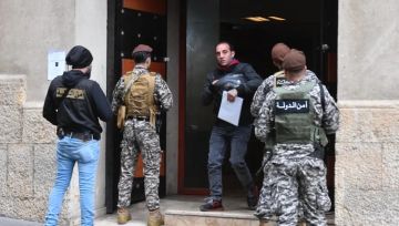 مداهمة لأمن الدولة في بلدية بيروت (صور) مداهمة لأمن الدولة في بلدية بيروت (صور)