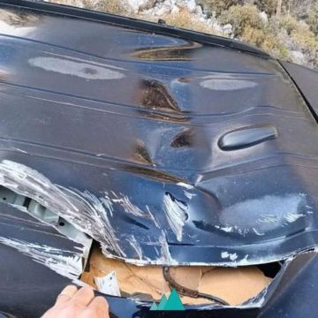 سقوط صخرة على سيارة مواطن على طريق عربة قزحيا دير مار انطونيوس