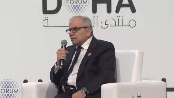 سلام في الدوحة... ومواقف عن الحرب والسلاح