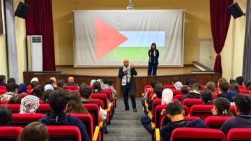 طلاب ثانوية الحاج بهاء الدين الحريري يرفعون صوت التضامن مع فلسطين