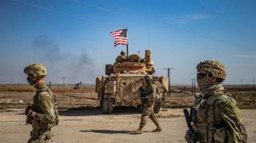 البنتاغون: مقتل جنديين أميركيين اثنين ومدني أميركي وإصابة 3 آخرين في تدمر وسط سوريا بكمين لداعش البنتاغون: مقتل جنديين أميركيين اثنين ومدني أميركي وإصابة 3 آخرين في تدمر وسط سوريا بكمين لداعش