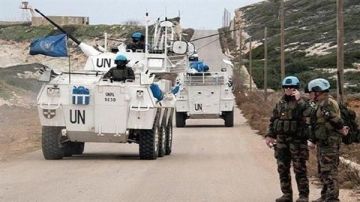 الجيش اللبناني: توقيف 6 اشخاص اعتدوا على دورية لليونيفيل على طريق الطيري - بنت جبيل الجيش اللبناني: توقيف 6 اشخاص اعتدوا على دورية لليونيفيل على طريق الطيري - بنت جبيل