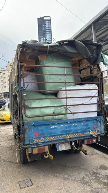 جمارك بيروت تضبط كمية من الأحذية والألبسة المهربة جمارك بيروت تضبط كمية من الأحذية والألبسة المهربة