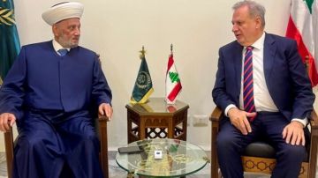 دريان تسلم رسالة من شيخ الأزهر تتضمن الموافقة على قبول أربعة طلاب لبنانيين لمتابعة دراستهم في كلية الطب دريان تسلم رسالة من شيخ الأزهر تتضمن الموافقة على قبول أربعة طلاب لبنانيين لمتابعة دراستهم في كلية الطب