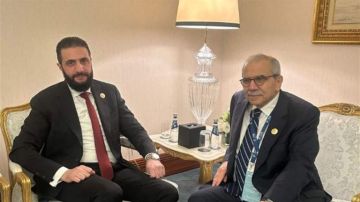 سلام يلتقي الشرع في فعاليات منتدى الدوحة سلام يلتقي الشرع في فعاليات منتدى الدوحة