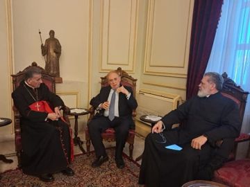 فريد البستاني من بكركي: نثمن دور هذا الصرح في إنجاح زيارة قداسة البابا ونؤيد نهجها القائم على السلام والاستقرار. فريد البستاني من بكركي: نثمن دور هذا الصرح في إنجاح زيارة قداسة البابا ونؤيد نهجها القائم على السلام والاستقرار.