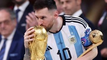 ميسي يفتح الباب أمام المشاركة في مونديال 2026 ويؤكد: سأكون حاضرا حتى لو من المدرجات ميسي يفتح الباب أمام المشاركة في مونديال 2026 ويؤكد: سأكون حاضرا حتى لو من المدرجات