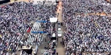 البابا لاوون من الواجهة البحرية : لنوقظ في داخلنا حلم لبنان الموحد حيث ينتصر السلام والعدل والشرق الأوسط يحتاج مقاربات جديدة البابا لاوون من الواجهة البحرية : لنوقظ في داخلنا حلم لبنان الموحد حيث ينتصر السلام والعدل والشرق الأوسط يحتاج مقاربات جديدة