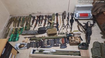 الجيش: دهم مخزن أسلحة داخل شقة في بلدة الأنصار بعلبك الجيش: دهم مخزن أسلحة داخل شقة في بلدة الأنصار بعلبك