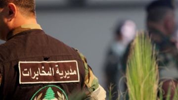 الجيش يلاحق المخلين بالأمن ويوقف أربعة متورطين بالسرقة والمخدرات الجيش يلاحق المخلين بالأمن ويوقف أربعة متورطين بالسرقة والمخدرات