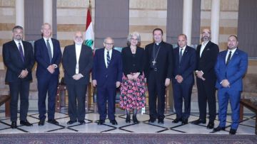 سلام استقبل طربيه ووفدا من أبناء الجالية اللبنانية في أستراليا: لتعزيز الحضور اللبناني في الخارج