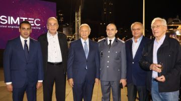 من قلب بيروت افتتاح أول شجرة ميلاد دوارة تضيء الزيتونة باي من قلب بيروت افتتاح أول شجرة ميلاد دوارة تضيء الزيتونة باي