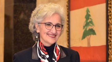 كرامي وقعت ورئيس الجامعة الأميركية مذكرة تفاهم لإصلاح التعليم وتعزيز التعلم الإلكتروني