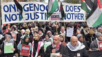 مظاهرة جماهيرية في العاصمة الألمانية لتجديد التضامن مع الشعب الفلسطيني مظاهرة جماهيرية في العاصمة الألمانية لتجديد التضامن مع الشعب الفلسطيني